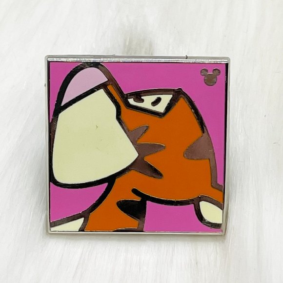 🔮 5/$25 Disney Square Winnie the Pooh Tigger Pin - Picture 1 of 3